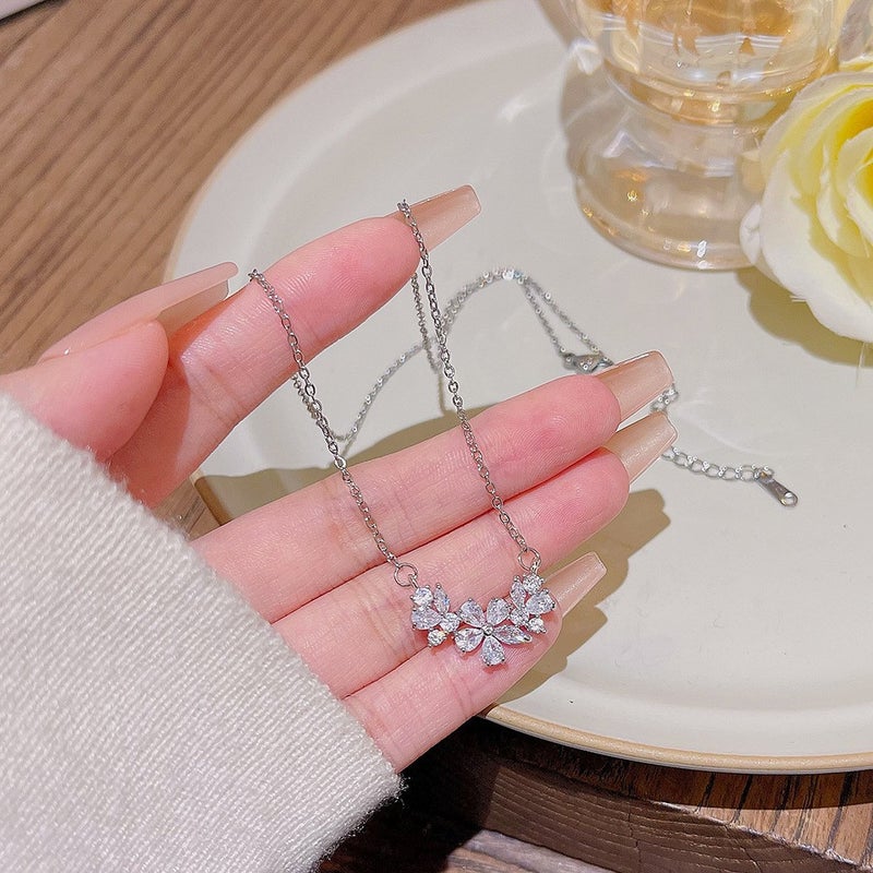 Korean And Japanese New Style Sweet Zircon Petal Necklace Summer Women'S High-End Pendant Choker Niche Design Clavicle Chain - Image 3